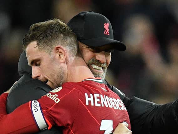 Jordan Henderson, il veterano capitano che ha giocato per il Liverpool per 12 anni, lascia la squadra
